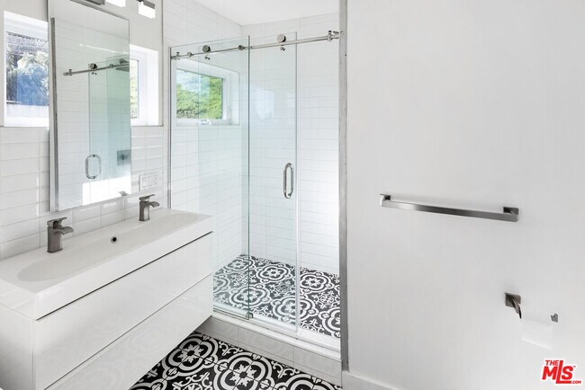 Building Photo - 26349 Fairside Rd