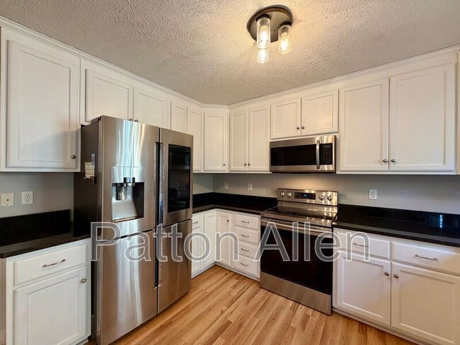 Building Photo - 689 New Haw Creek Rd