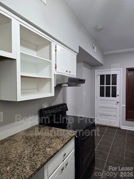 Building Photo - 5949 Quail Hollow Rd