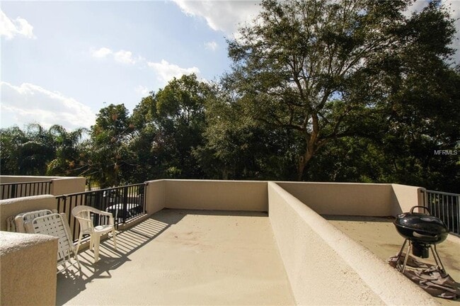 Building Photo - Milk District Townhouse!!