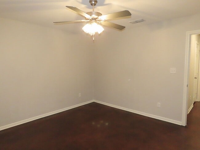 Building Photo - Updated 2 Bedroom, 1 Bath Duplex in Whiteh...