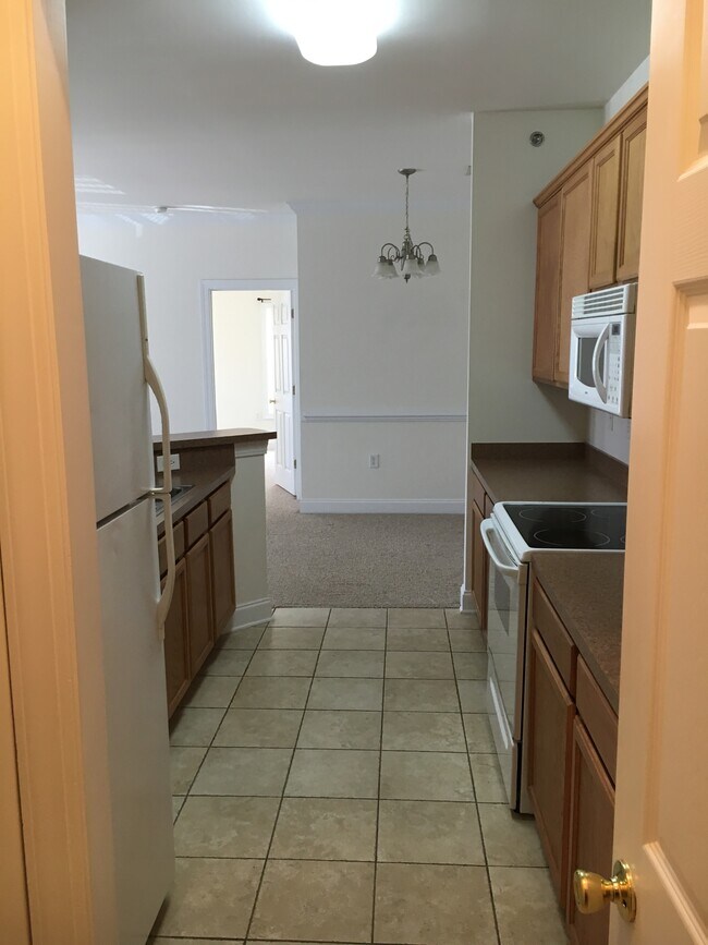 Building Photo - 2017 Silvercrest Dr