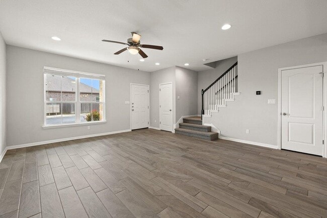 Building Photo - 718 Tinton Falls Ln