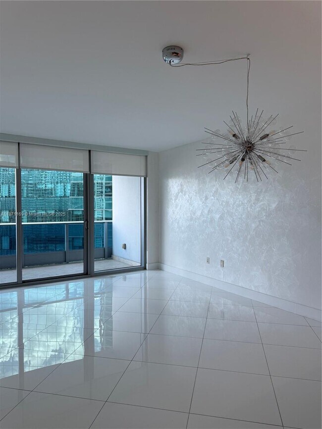 Building Photo - 200 Biscayne Blvd Way