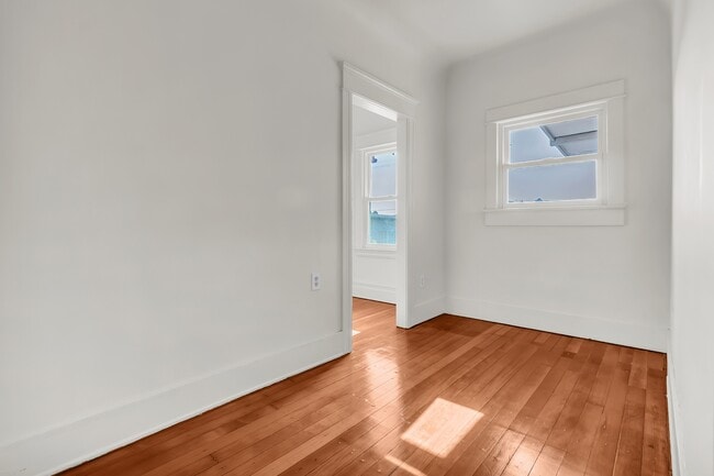 Building Photo - 2633 S Halldale Ave