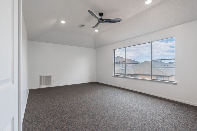 Building Photo - 19102 Lookout Mountain Ln