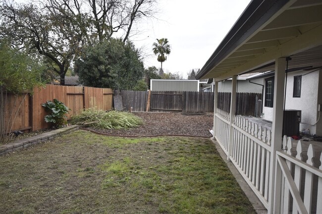 Building Photo - 1208 Glenbrook Ave