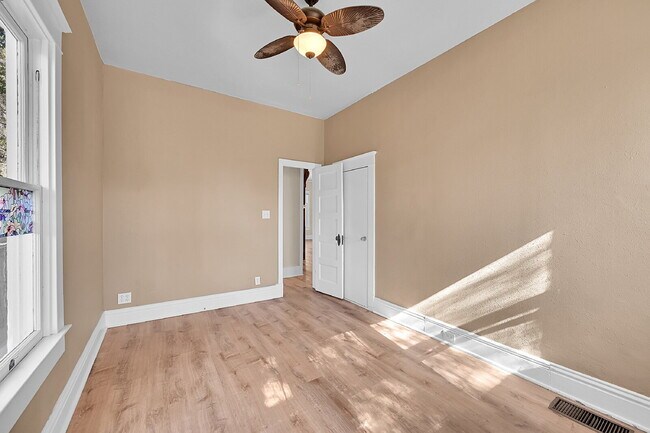 Building Photo - $1,750.00 - 2 Bedrooms, 1 Bathroom, Single...