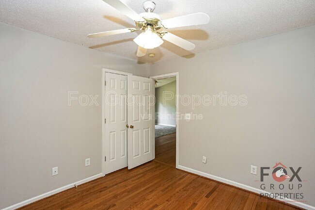 Building Photo - 184 Brook Creek Dr