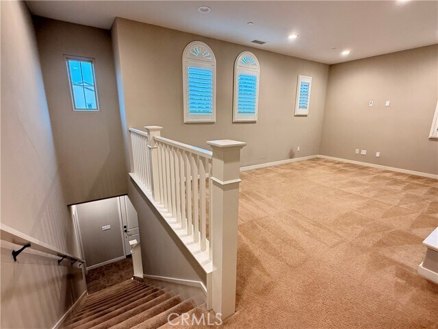 Building Photo - 100 Excursion