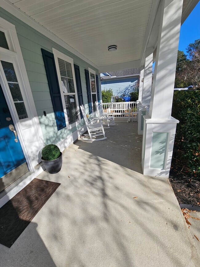 Building Photo - Welcome Home to Comfort and Style in North Charleston, SC!