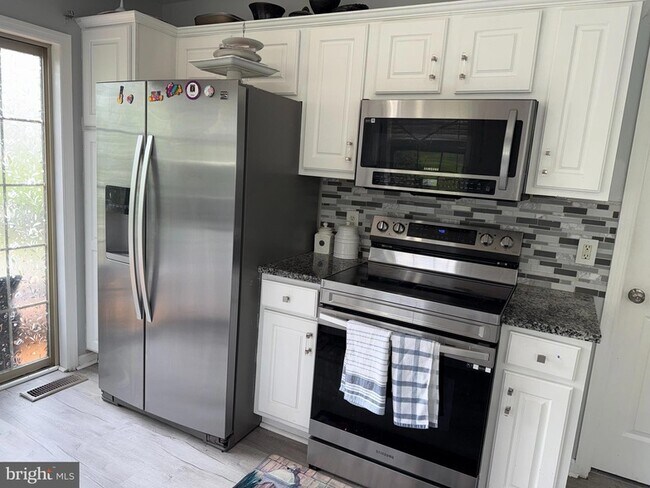 Building Photo - 629 Royal View Dr
