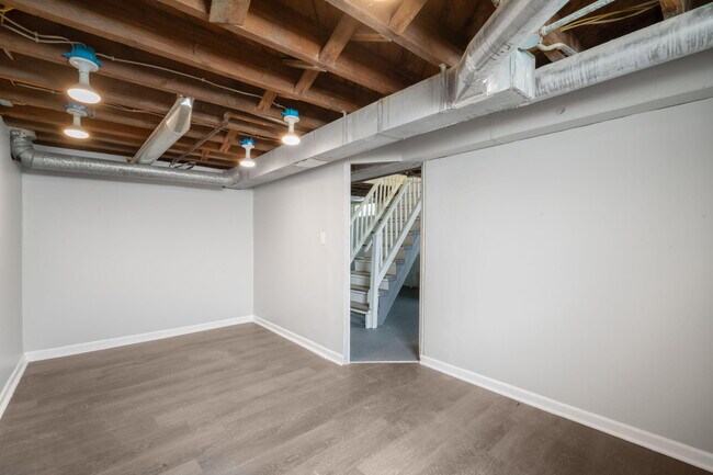 Building Photo - 8104 N 44th St