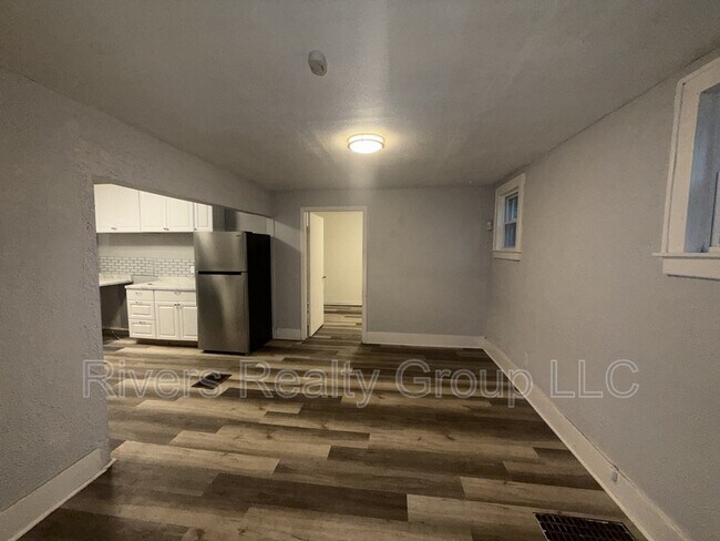 Building Photo - 4280 7th St