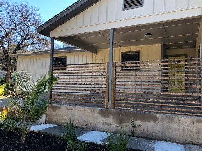 Building Photo - 8802 Little Walnut Dr