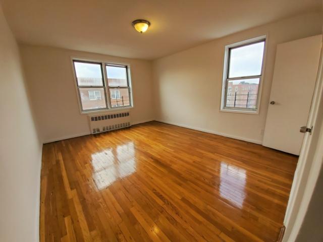 Building Photo - 3 bedroom in Forest Hills NY 11375