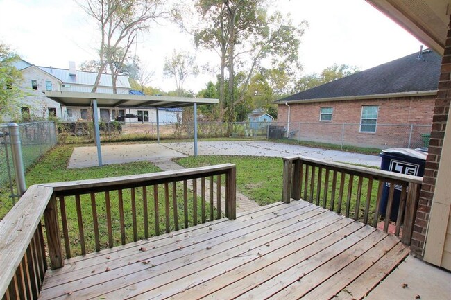 Building Photo - NICE 3 BEDROOM 2.5 BATH HOME IN HUMBLE