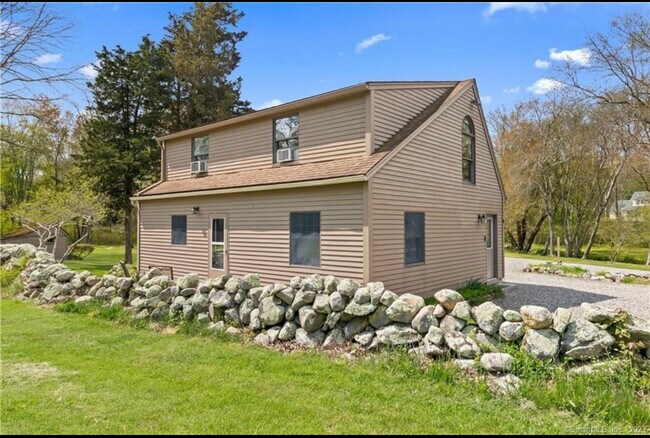 Building Photo - 334 Brook St