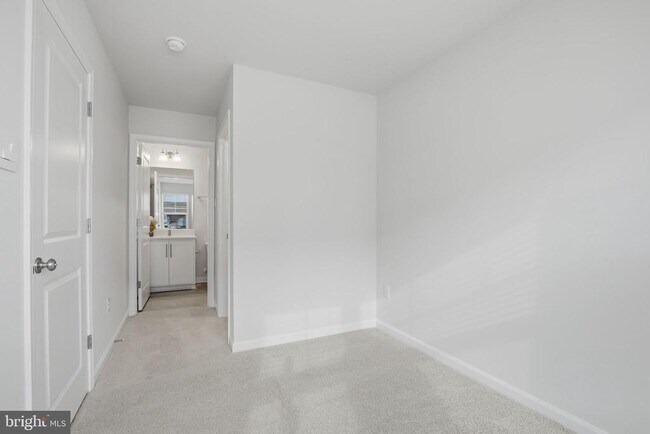 Building Photo - 332 Ensemble Wy