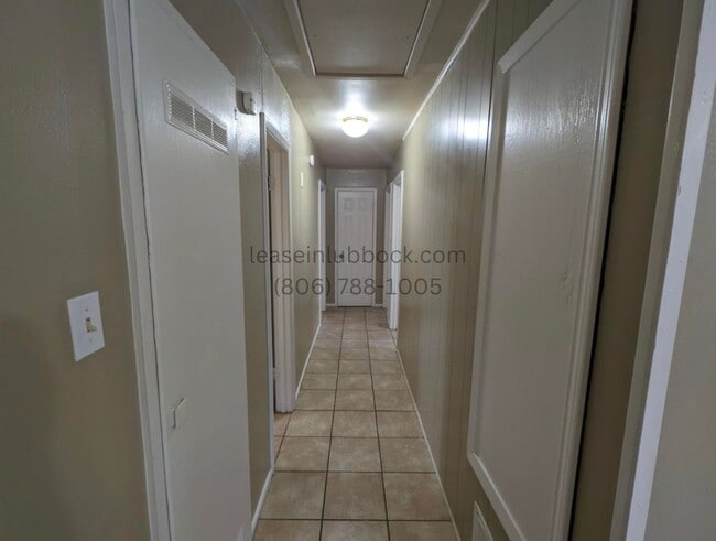 Building Photo - 3 bed, 1.5 bath home