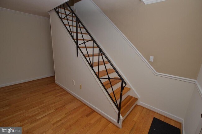 Building Photo - 2712 Bartlett Ln