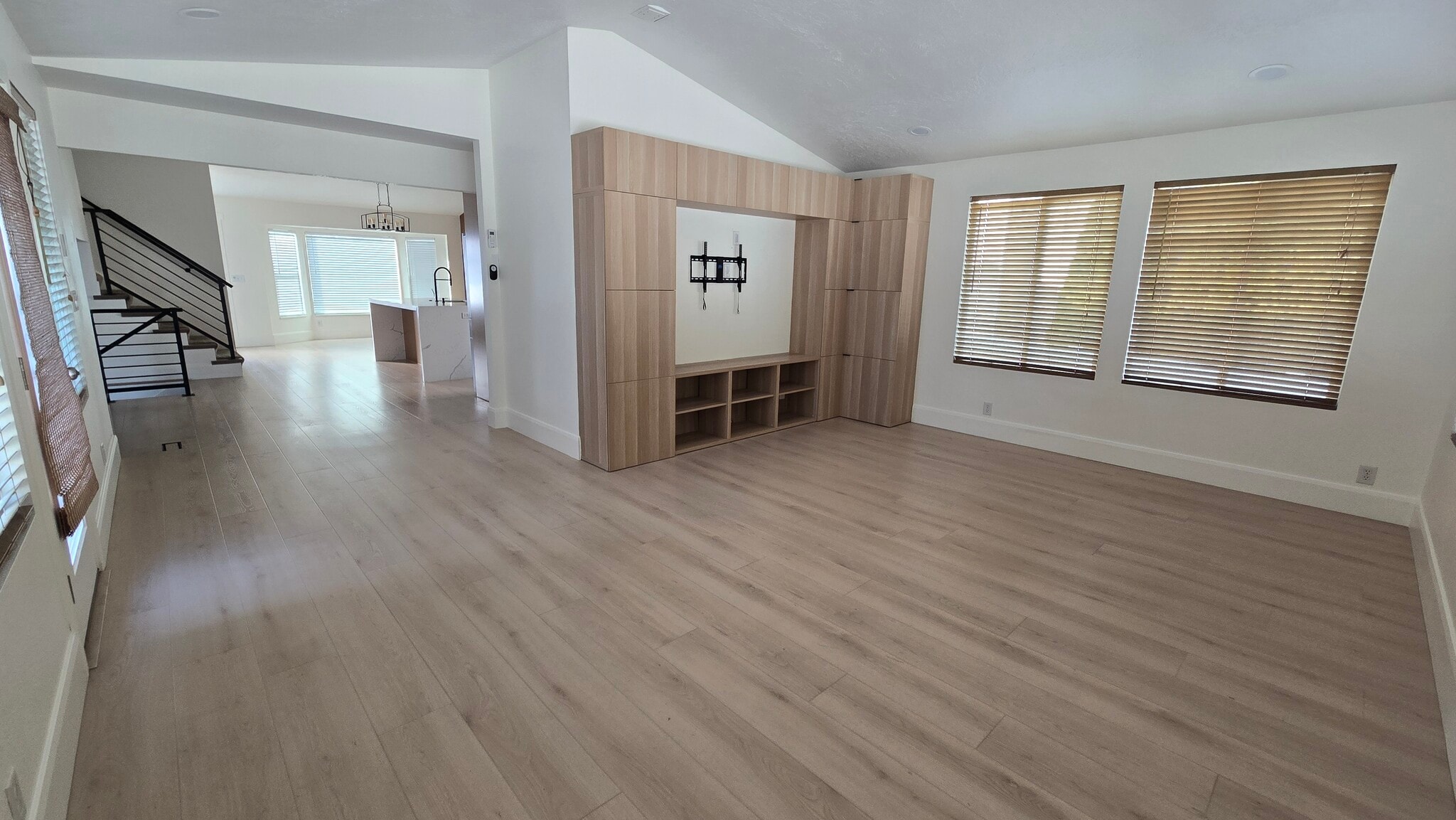 Building Photo - 2504 W Pine Needle Pl