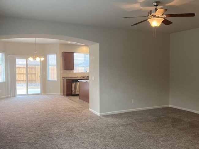 Building Photo - Fernley 3 Bedroom Home
