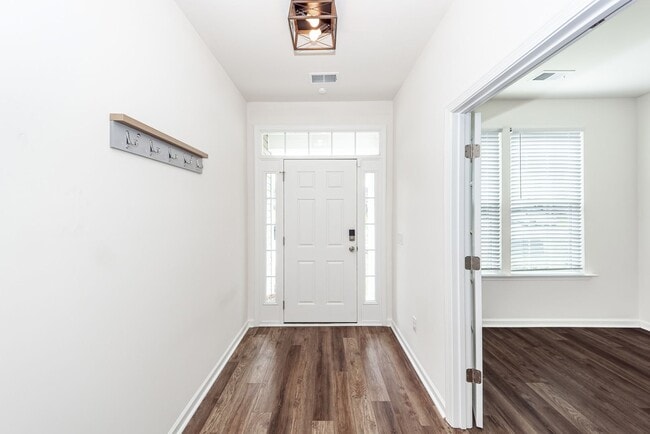 Building Photo - 3 Bedroom, 2.5 Bathroom Home in Hunters Bend - Ladson