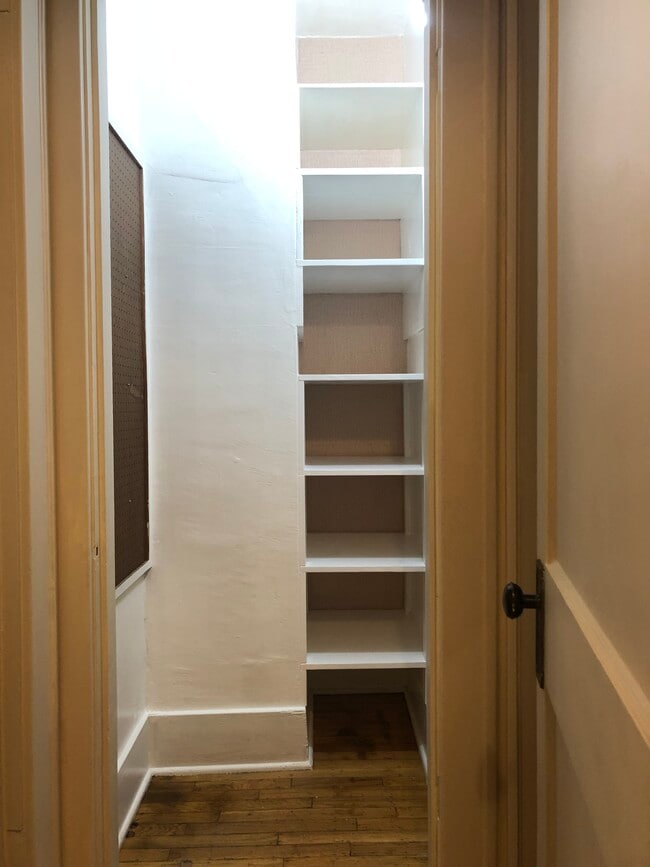 Building Photo - 3007 16th Ave S