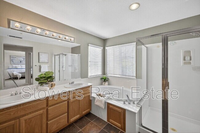 Building Photo - 729 Copperfield Ct