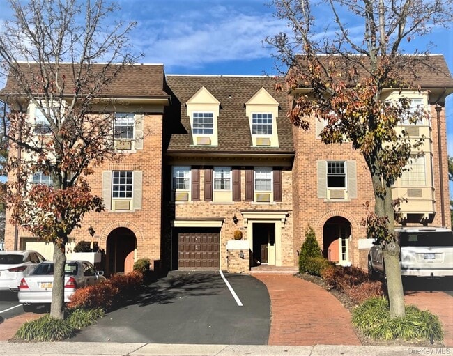 Primary Photo - 205-30 Brian Crescent