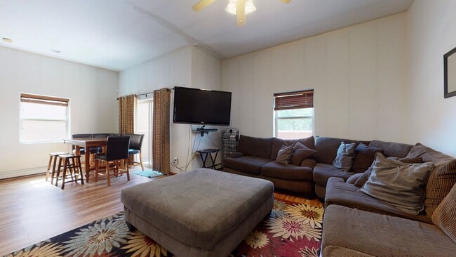 Building Photo - 218 Cynthia Loop NW