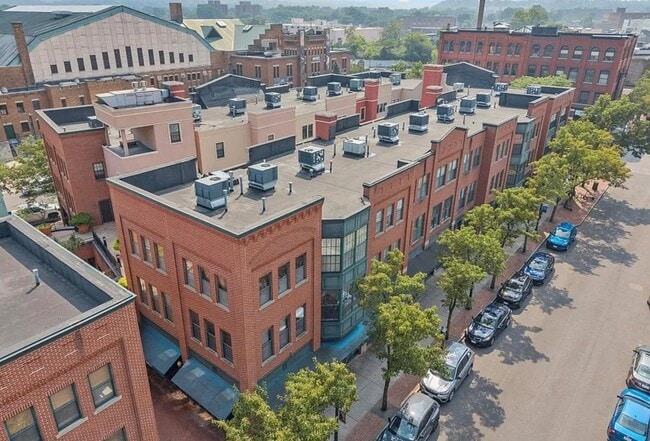 Building Photo - 133 Walton St