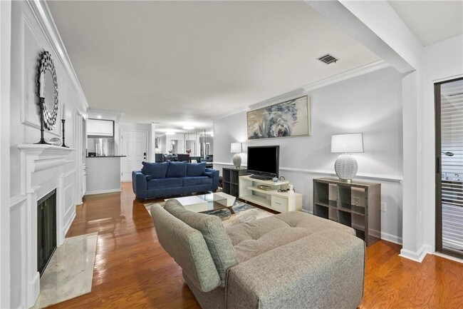 Building Photo - 25108 Plantation Dr NE