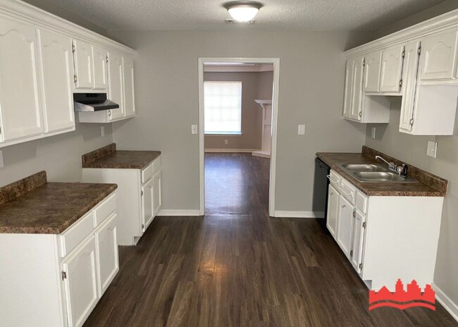 Building Photo - 7113 Tudor Ln
