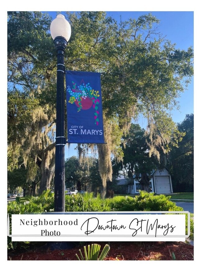 Building Photo - 208 Bartlett St