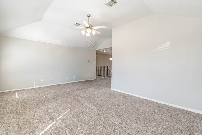 Building Photo - 245 Lake Estates Dr