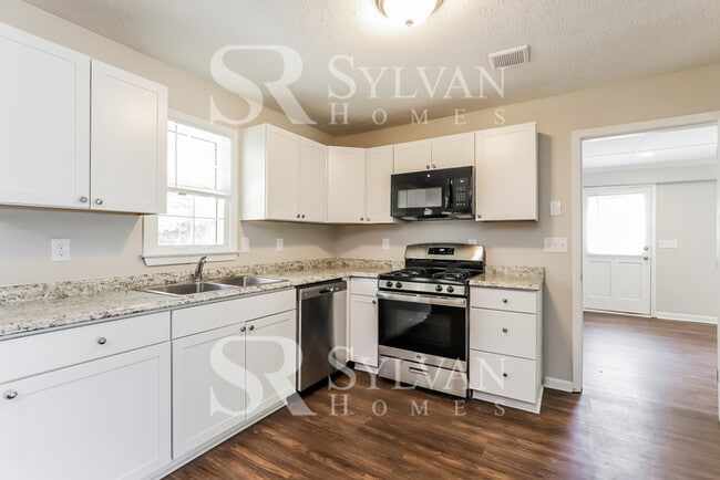 Building Photo - 4820 Oak Grove Dr