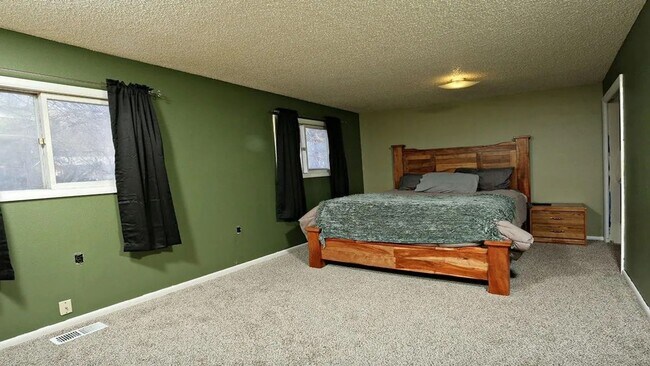 Building Photo - 623 N 16th St