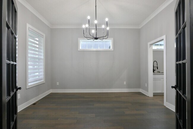 Building Photo - 2246 Koester