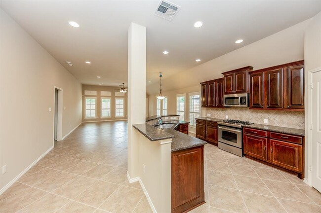 Building Photo - 29011 Davenport Dr