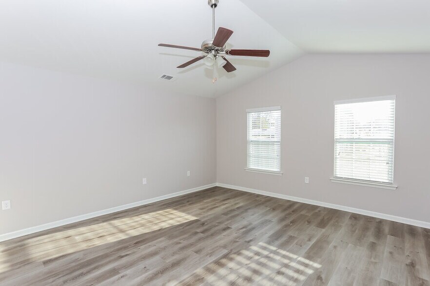 Building Photo - 1231 Farm Branch Dr SW