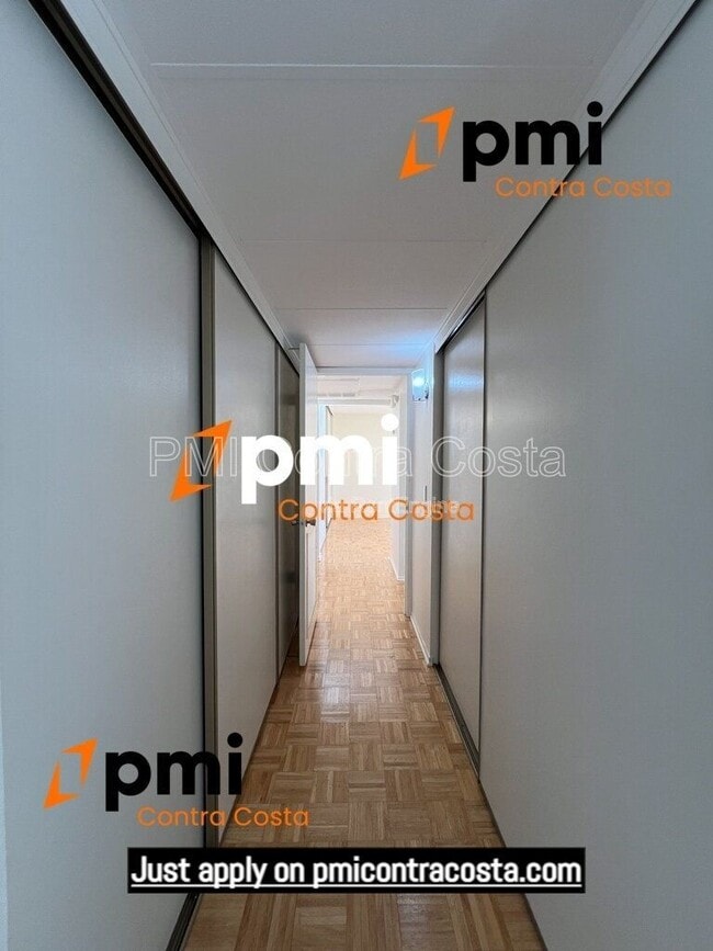 Building Photo - 460 N Civic Dr