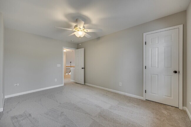 Building Photo - "Charming 3-Bedroom Retreat in Fort Mill -...