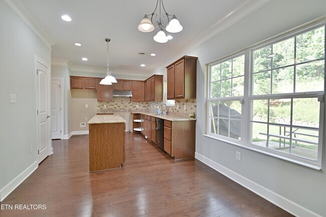 Building Photo - 3032 Oakwood Hills Ln