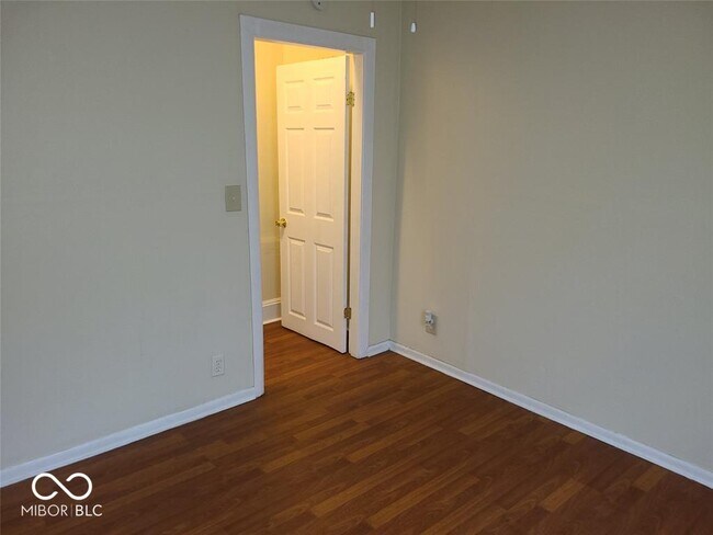 Building Photo - 416 N Linwood Ave