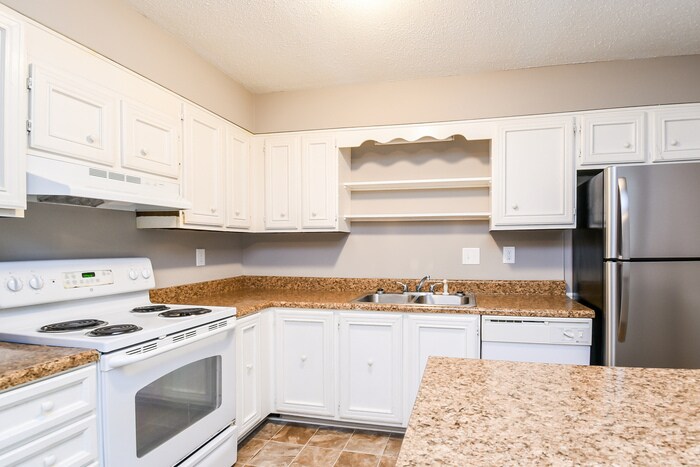 Building Photo - 2569 Gaylon St