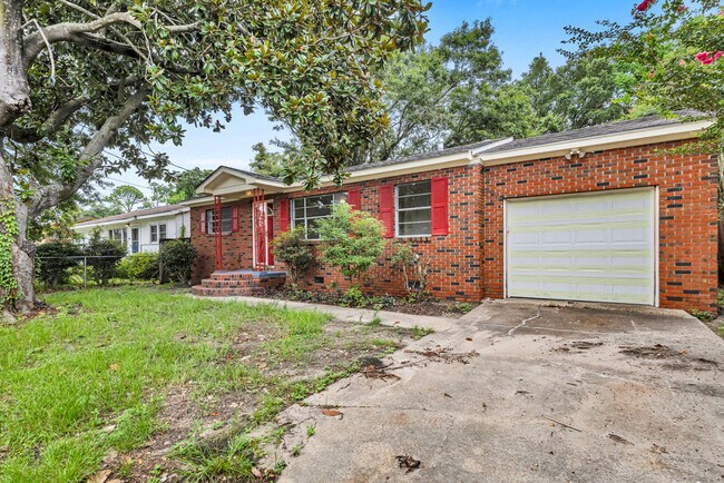 Building Photo - 2053 South Dr