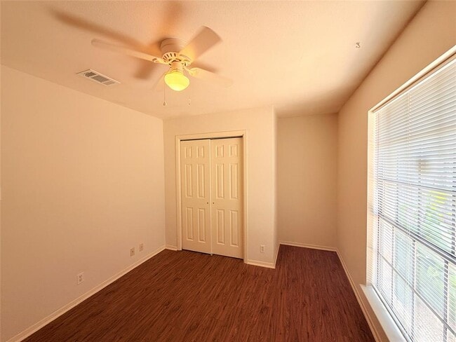 Building Photo - 405 Parkhill Cove
