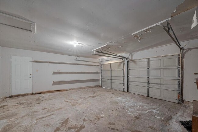 Building Photo - 9922 Carlow Ln